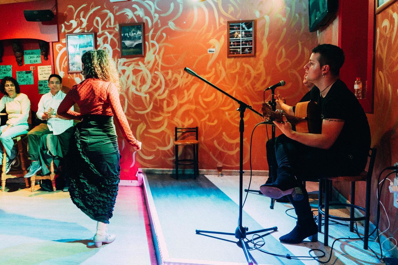 Black Swan Hostel Барселона Хора снимка