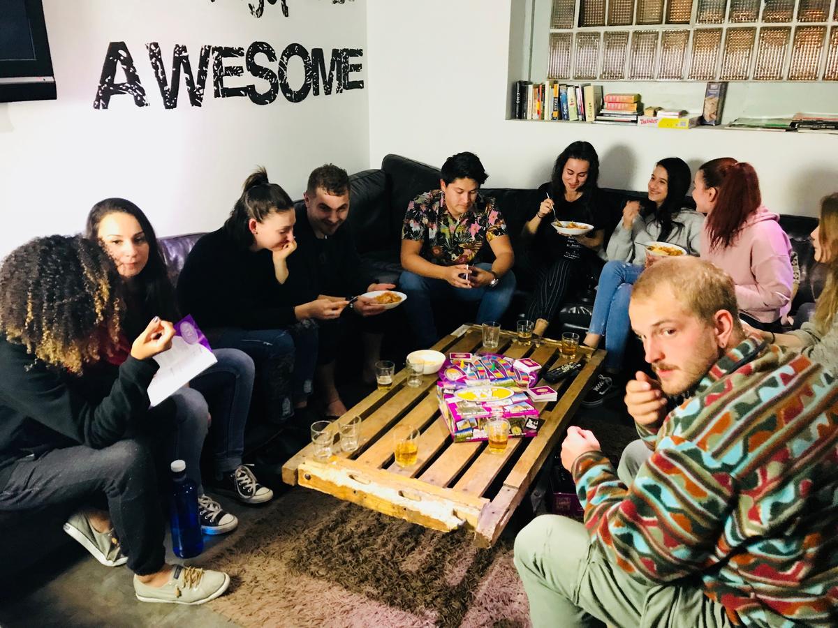Black Swan Hostel Барселона Екстериор снимка