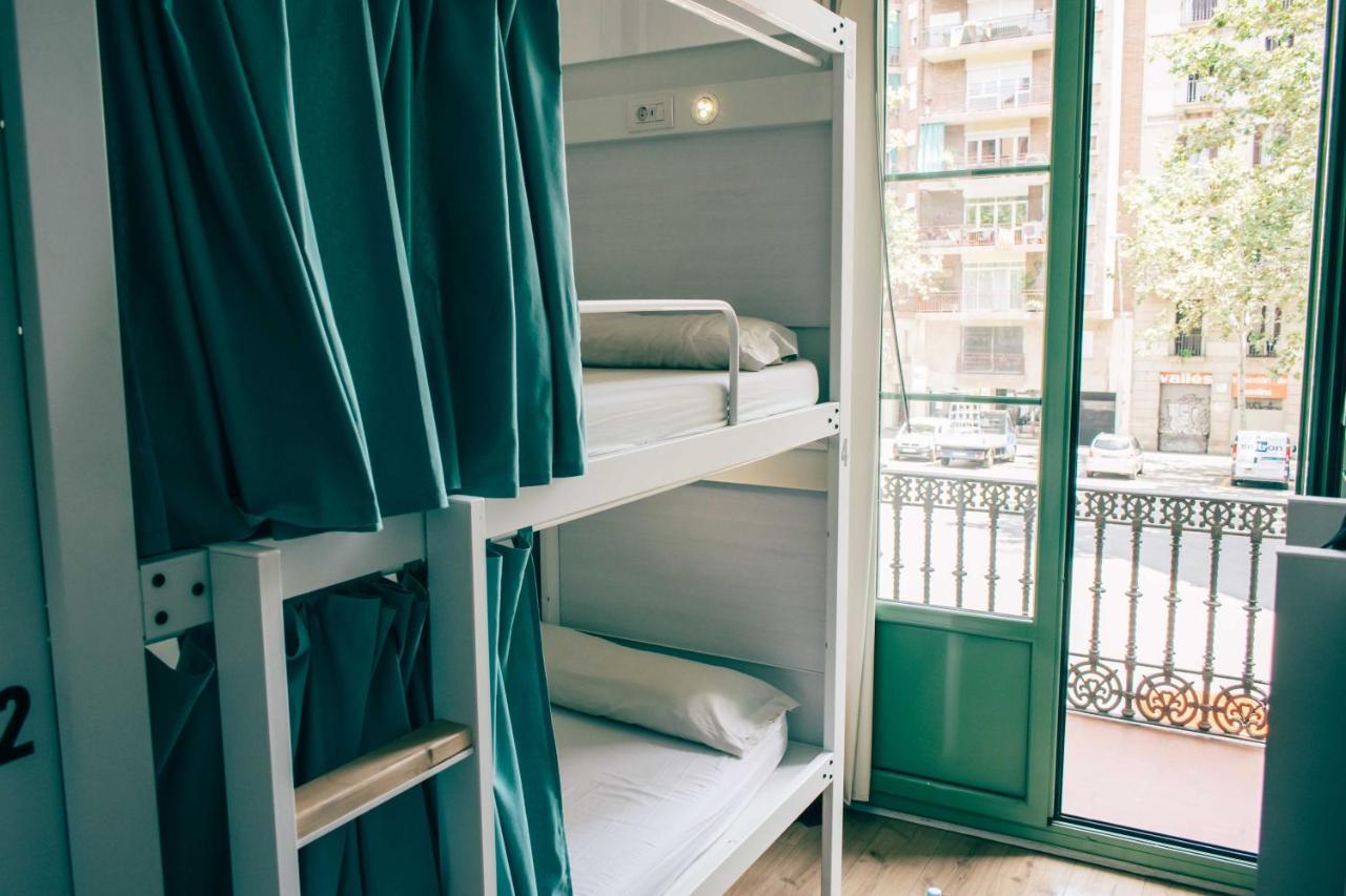 Black Swan Hostel Барселона Екстериор снимка